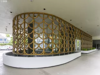 Photo #6: 22423167 Listing