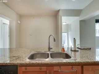 Photo #4: 22424194 Listing