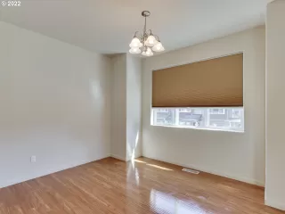 Photo #6: 22424194 Listing