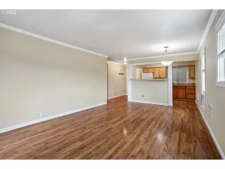 Photo #4: 22424397 Listing