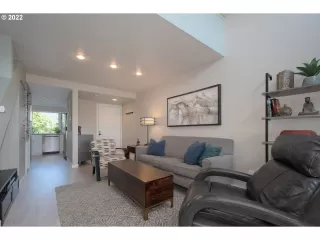 Photo #5: 22425049 Listing 