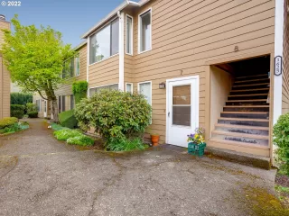 Photo #4: 22425556 Listing