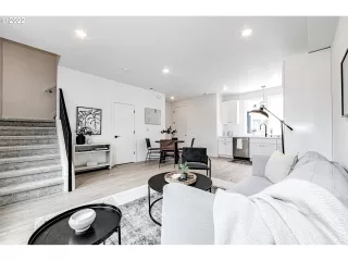 Photo #1: 22426415 Listing