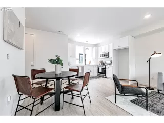 Photo #2: 22426415 Listing