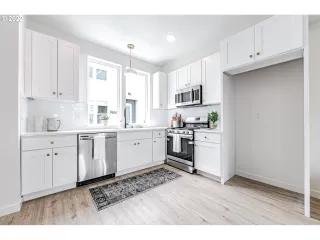 Photo #3: 22426415 Listing