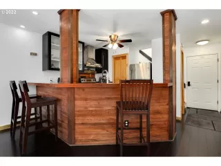 Photo #5: 22426445 Listing