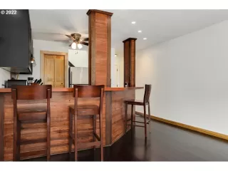 Photo #6: 22426445 Listing