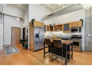 Photo #3: 22426589 Listing 