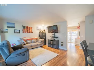 Photo #4: 22427111 Listing