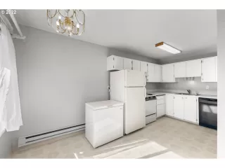 Photo #6: 22427127 Listing 