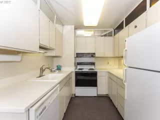 Photo #3: 22427142 Listing