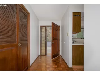 Photo #2: 22427642 Listing