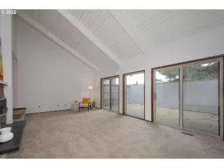 Photo #3: 22427642 Listing