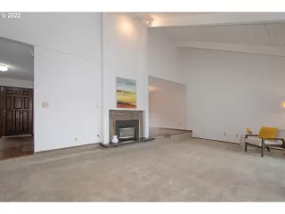 Photo #4: 22427642 Listing