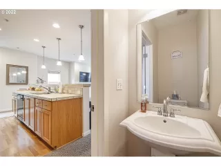 Photo #4: 22427782 Listing