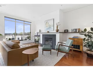 Photo #3: 22427973 Listing