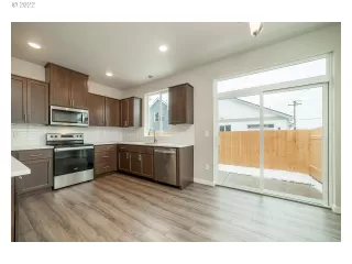 Photo #6: 22428407 Listing