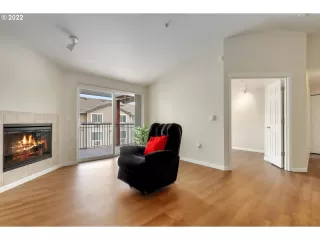 Photo #4: 22428841 Listing