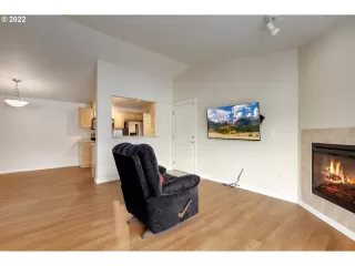 Photo #6: 22428841 Listing