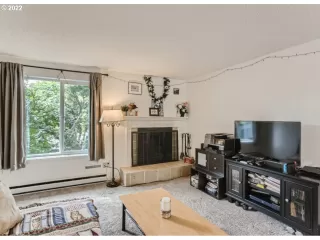 Photo #5: 22428896 Listing