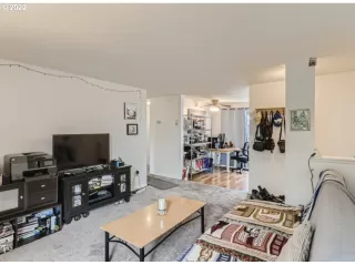 Photo #6: 22428896 Listing