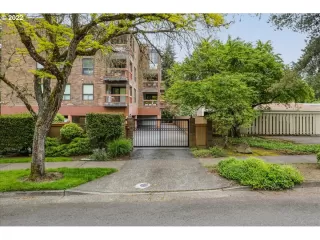 Photo #2: 22429160 Listing