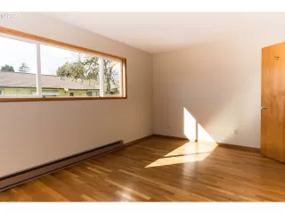 Photo #4: 22429813 Listing