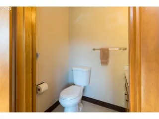 Photo #6: 22429813 Listing