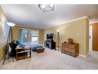 Photo #6: 22430052 Listing