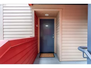 Photo #2: 22430103 Listing