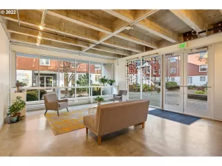 Photo #4: 22430894 Listing 