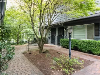 Photo #2: 22431183 Listing