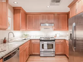 Photo #4: 22431803 Listing