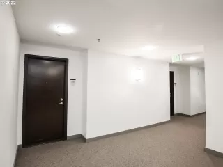 Photo #5: 22431803 Listing