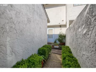 Photo #1: 22431905 Listing