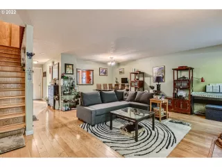 Photo #4: 22431905 Listing