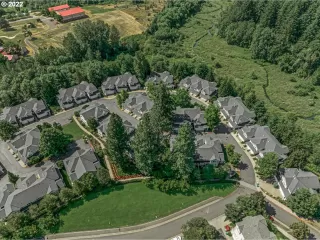 Photo #4: 22432009 Listing