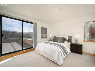 Photo #4: 22432261 Listing