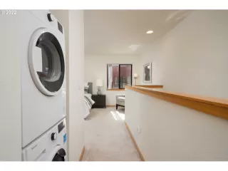 Photo #5: 22432261 Listing