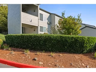 Photo #2: 22432442 Listing