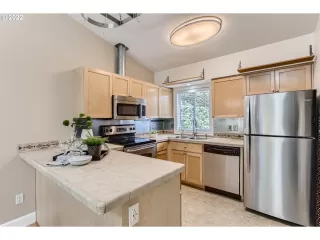 Photo #4: 22432878 Listing