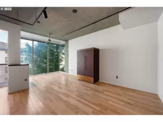 Photo #5: 22433662 Listing