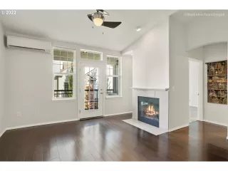 Photo #5: 22434096 Listing