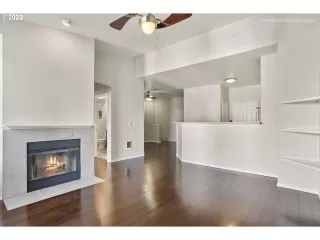 Photo #6: 22434096 Listing