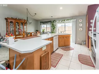 Photo #5: 22434227 Listing