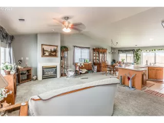 Photo #6: 22434227 Listing