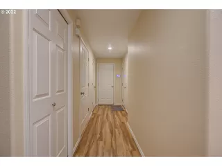 Photo #5: 22434663 Listing