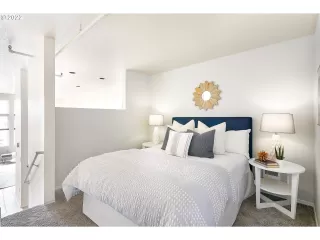 Photo #6: 22435137 Listing