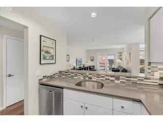 Photo #1: 22435714 Listing