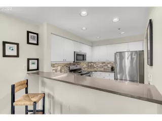 Photo #4: 22435714 Listing